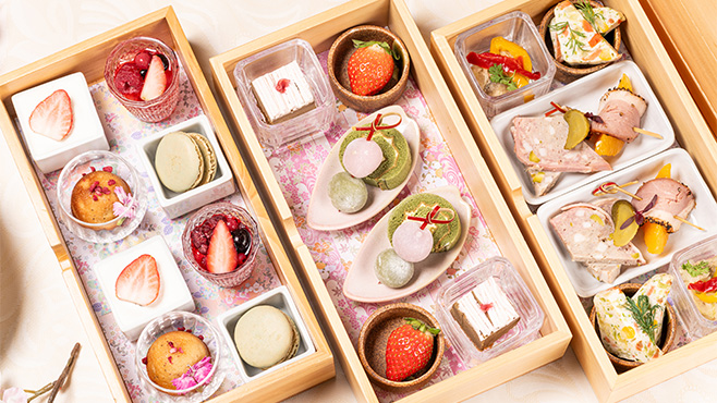 春のアフタヌーンティー【苺とフランス産チョコレートのパフェ付】